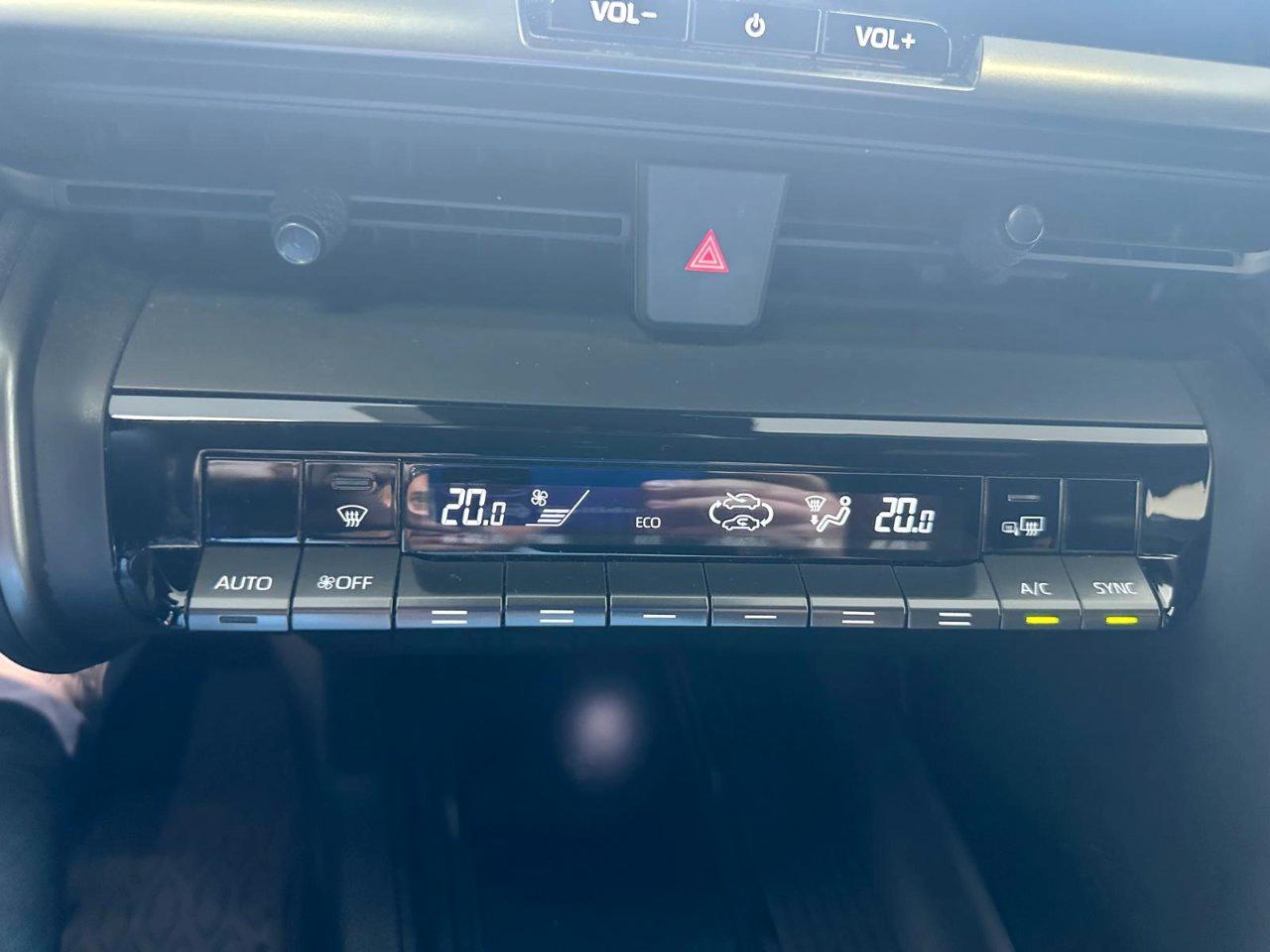 Toyota C-HR 2.0 hev Trend fwd e-cvt