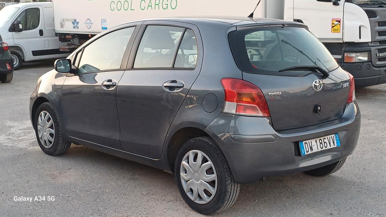Yaris 1.0 5P Luxury pack Perfetta