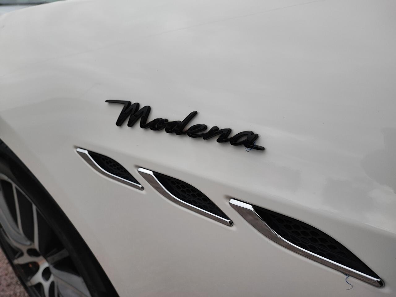 Maserati Ghibli V6 Modena PARI AL NUOVO