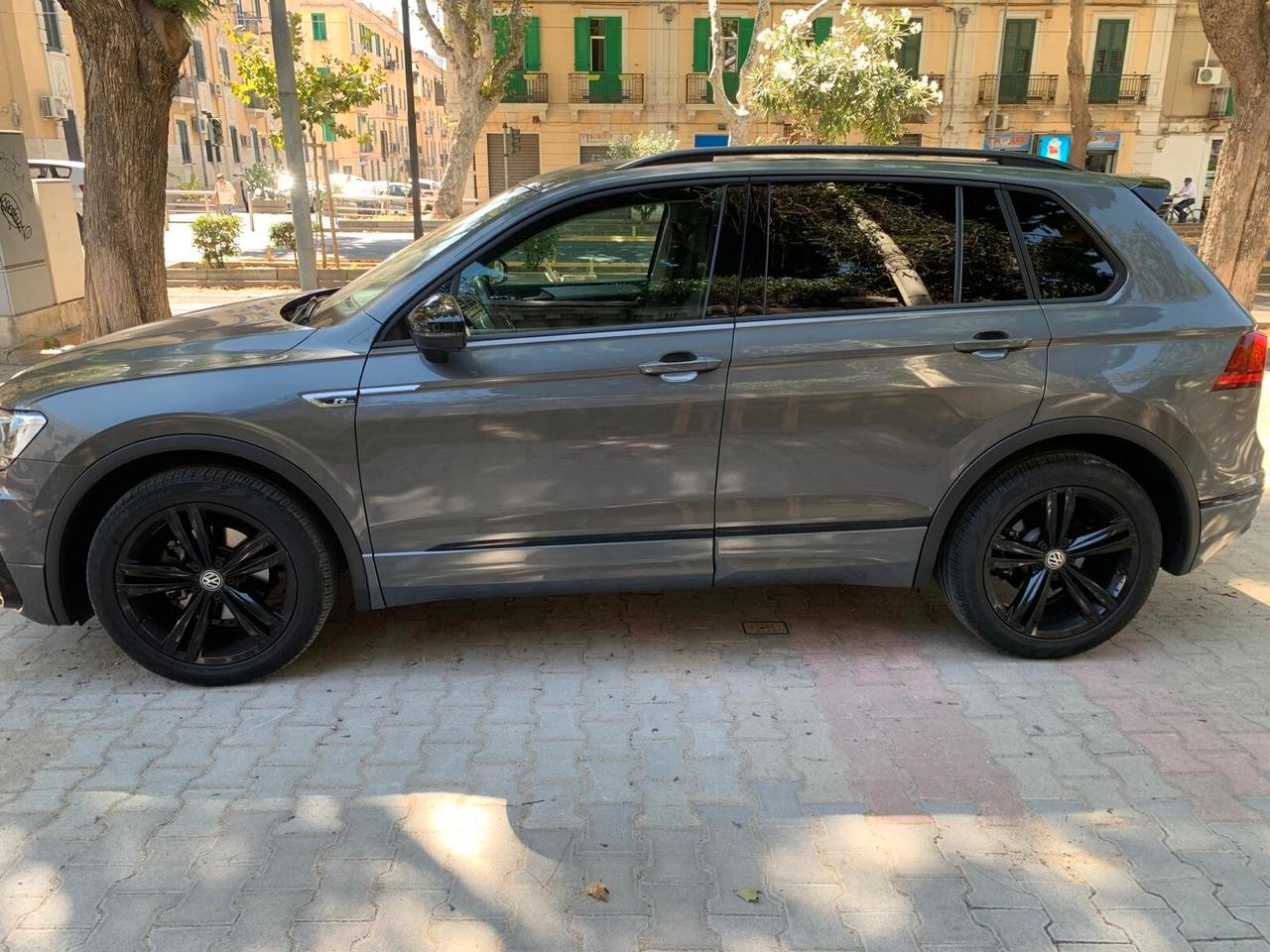 Volkswagen Tiguan 2.0 TDI SCR DSG Sport BlueMotion Technology R-LINE