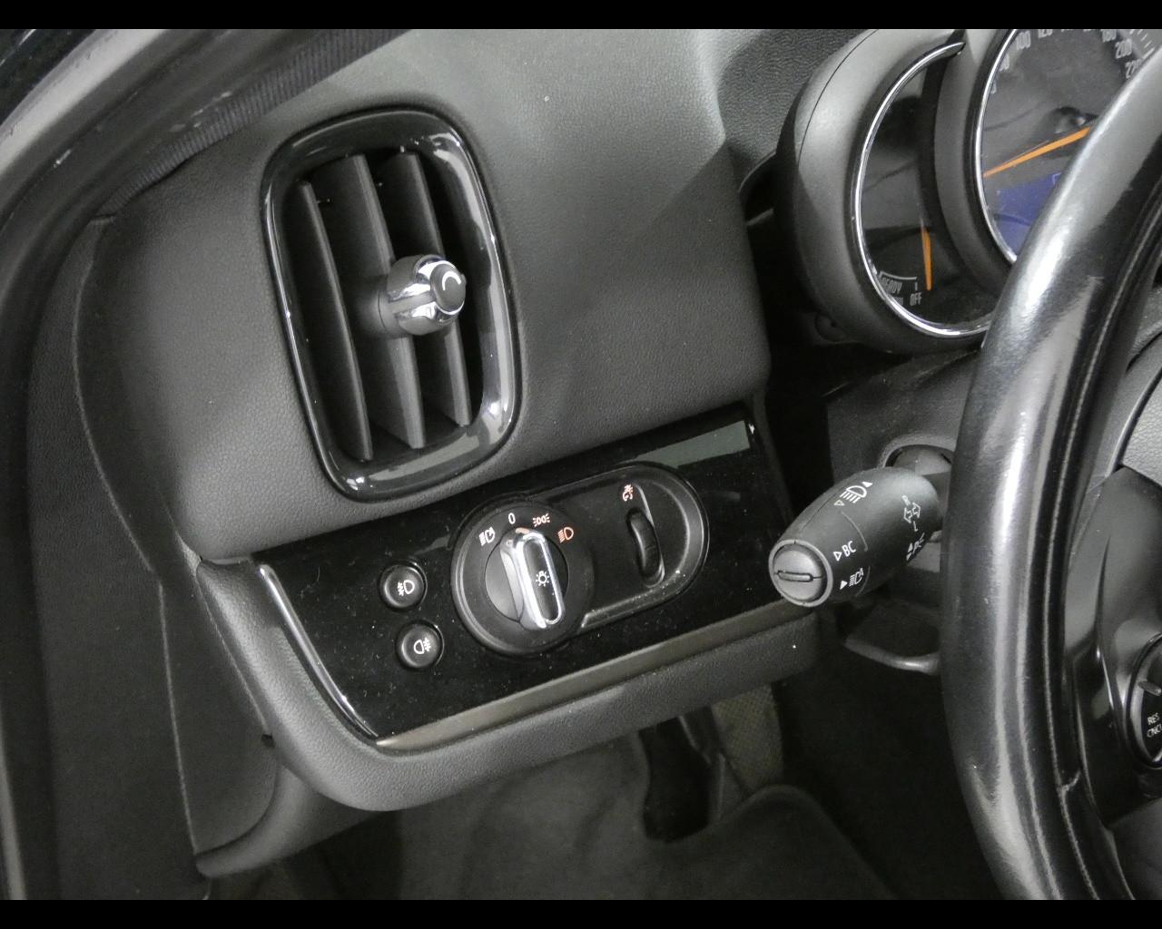 MINI Mini Countrym.(F60) - Mini 2.0 Cooper D Hype Countryman