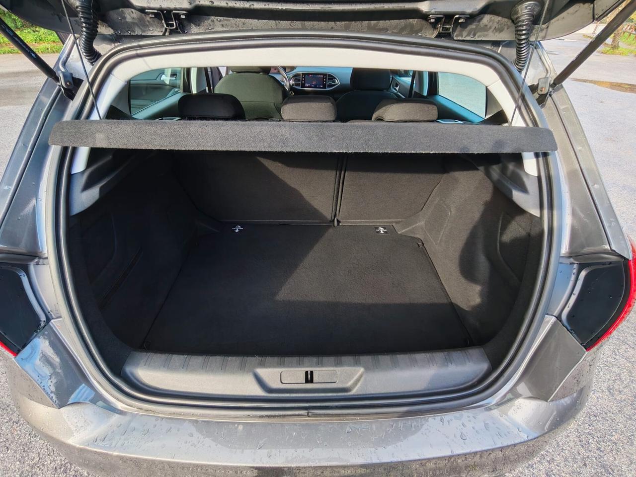 Peugeot 308 BlueHDi 130 S&S Active Business EAT8