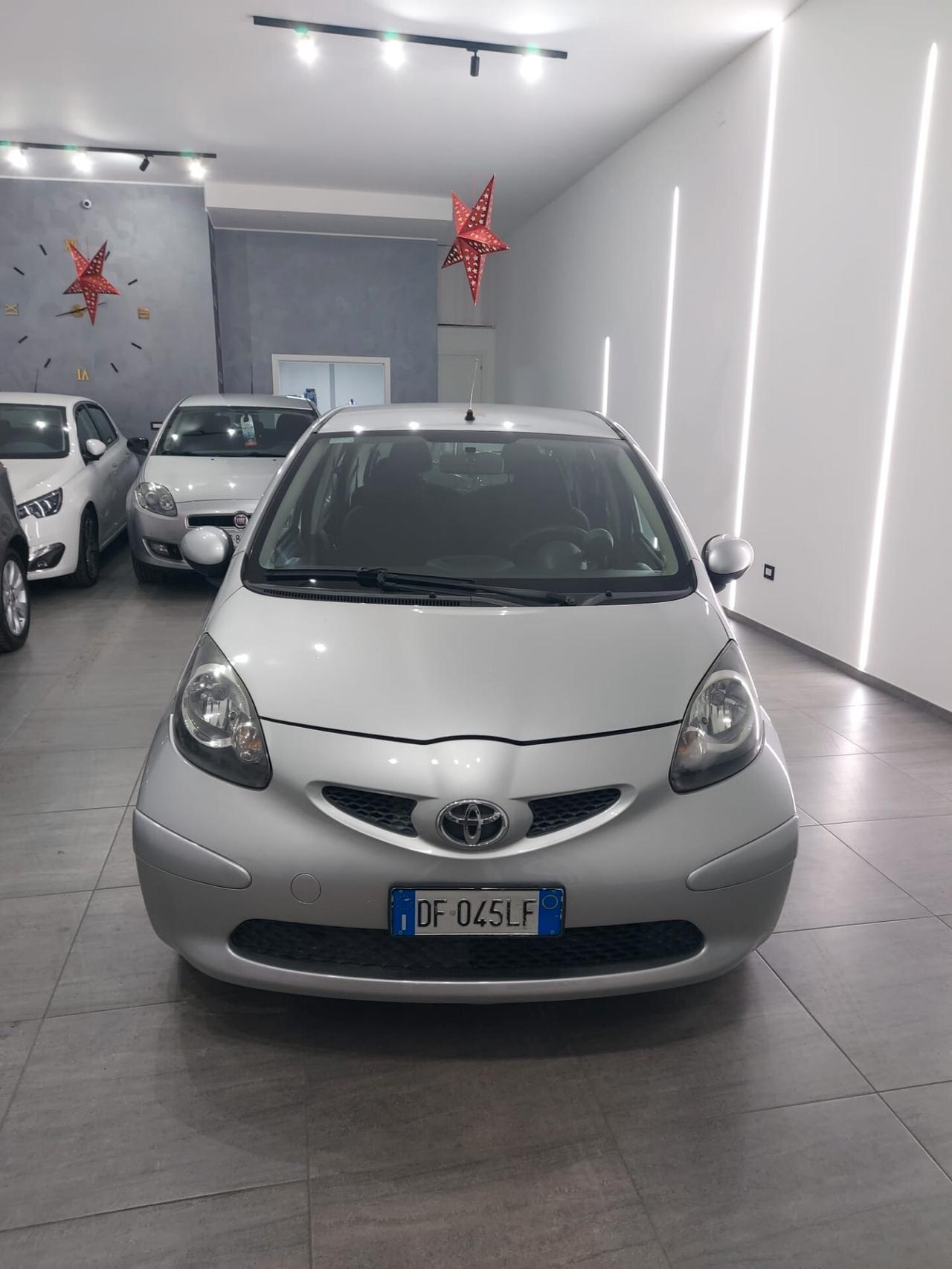 Toyota Aygo 1.0 12V VVT-i 5 porte Sol automatico