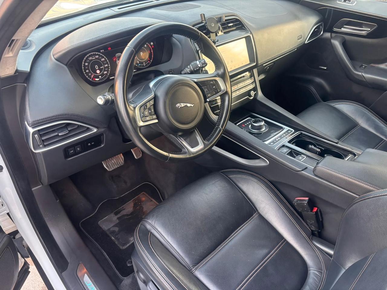 Jaguar F-Pace 2.0 D 180 CV AWD aut. Prestige