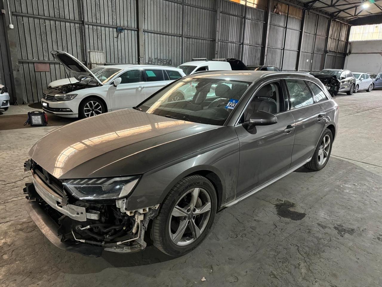 Audi A4 Avant 40 2.0 tdi mhev 204cv s-tronic INCIDENTATA