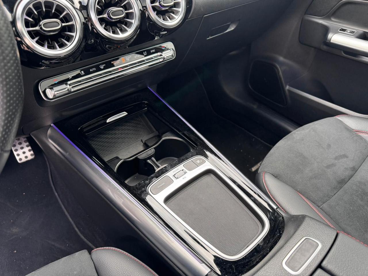 MERCEDES GLA 200D 2024 150 CV FULL OPTIONAL