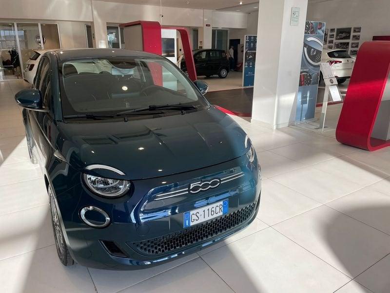 FIAT 500e LA NUOVA 500 Nuova 500 Hatchback My23 La Nuova 500 - 320 Berlina