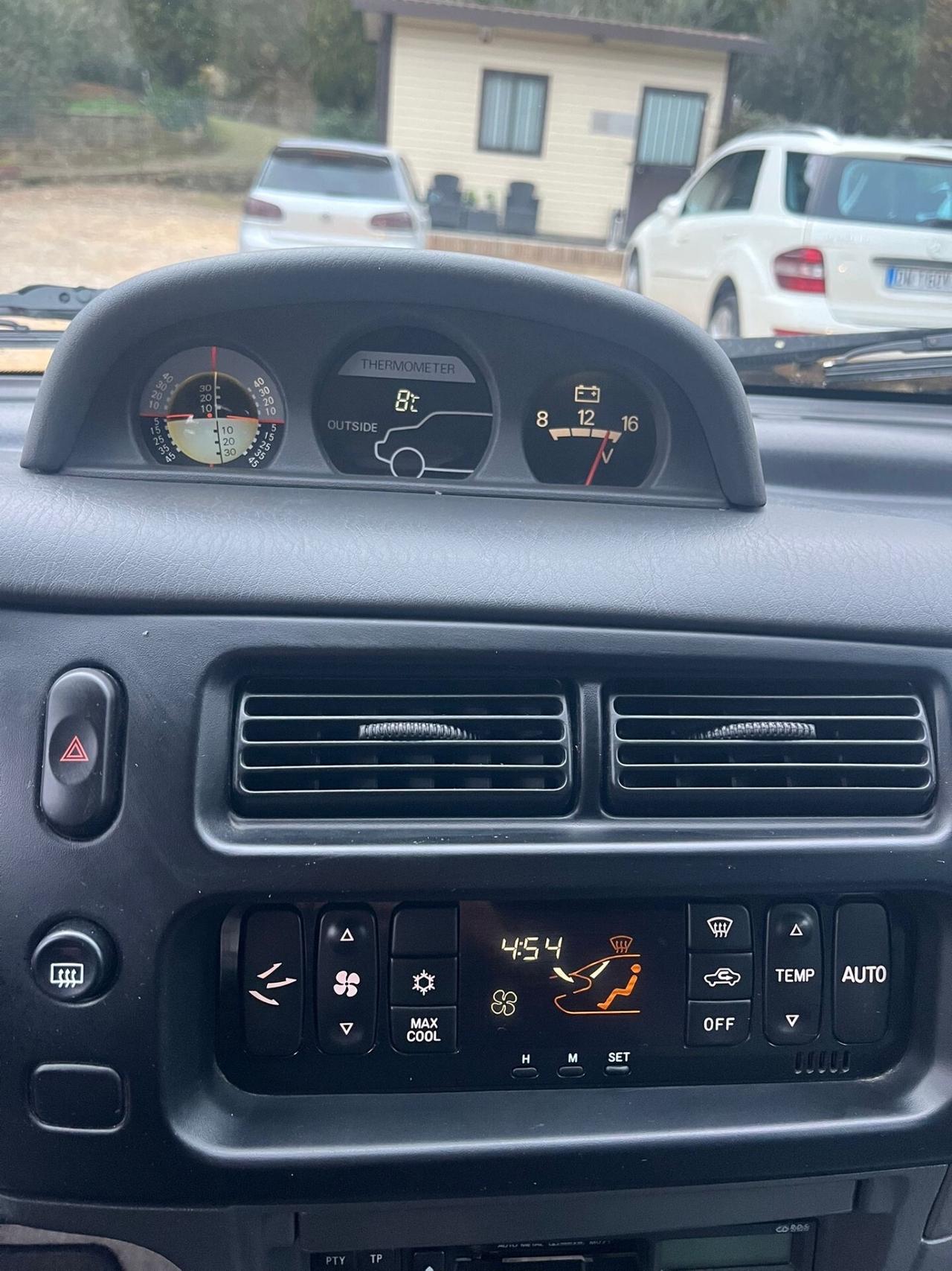 Mitsubishi L200 2.5 Diesel - 4x4 - Pick-Up Cabina