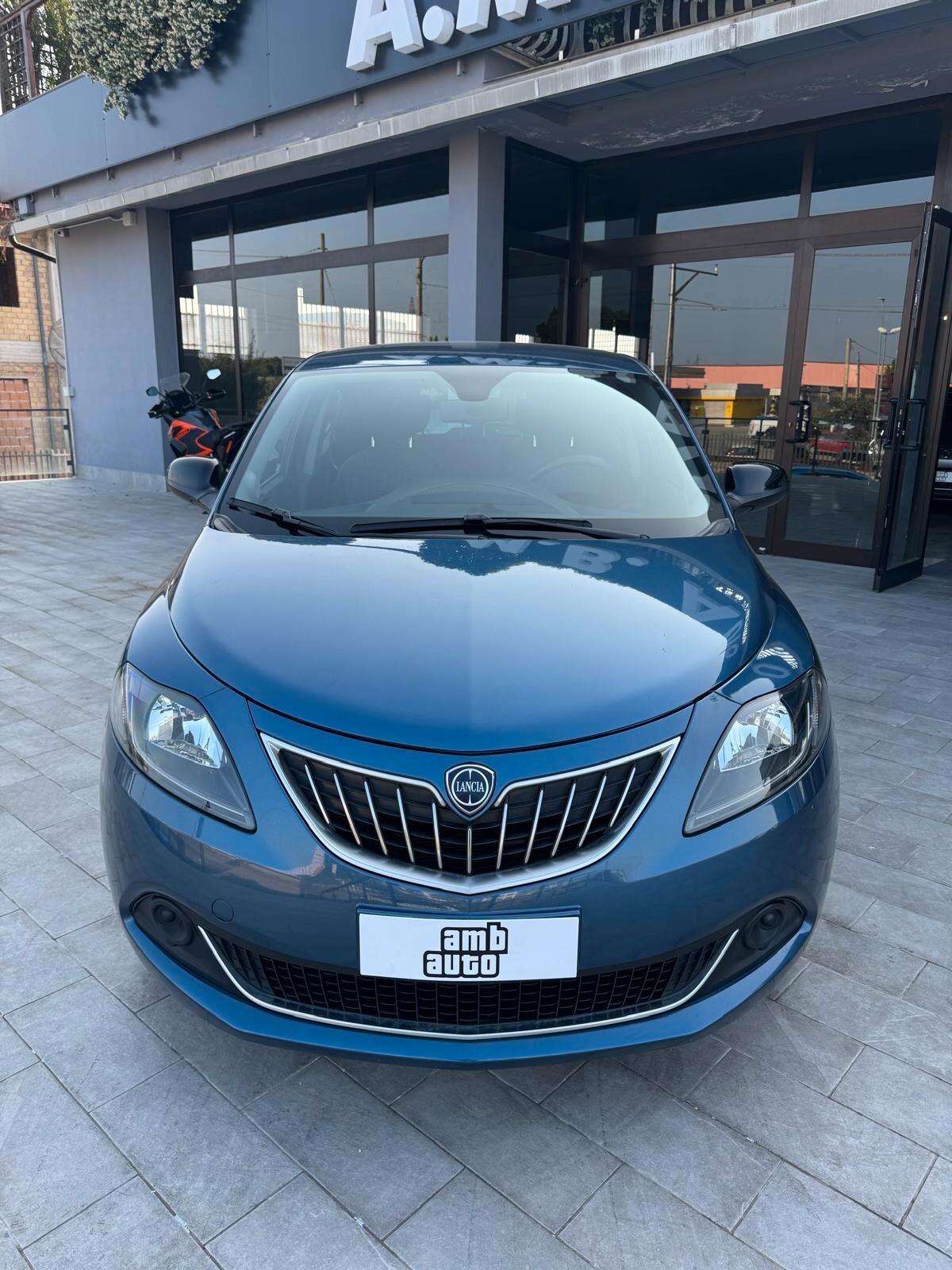 Lancia Ypsilon 1.0 FireFly 5 porte S&S Hybrid Silver