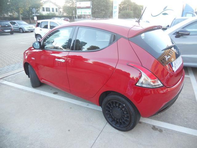 LANCIA Ypsilon 1.0 FireFly 5 porte S&S Hybrid Silver