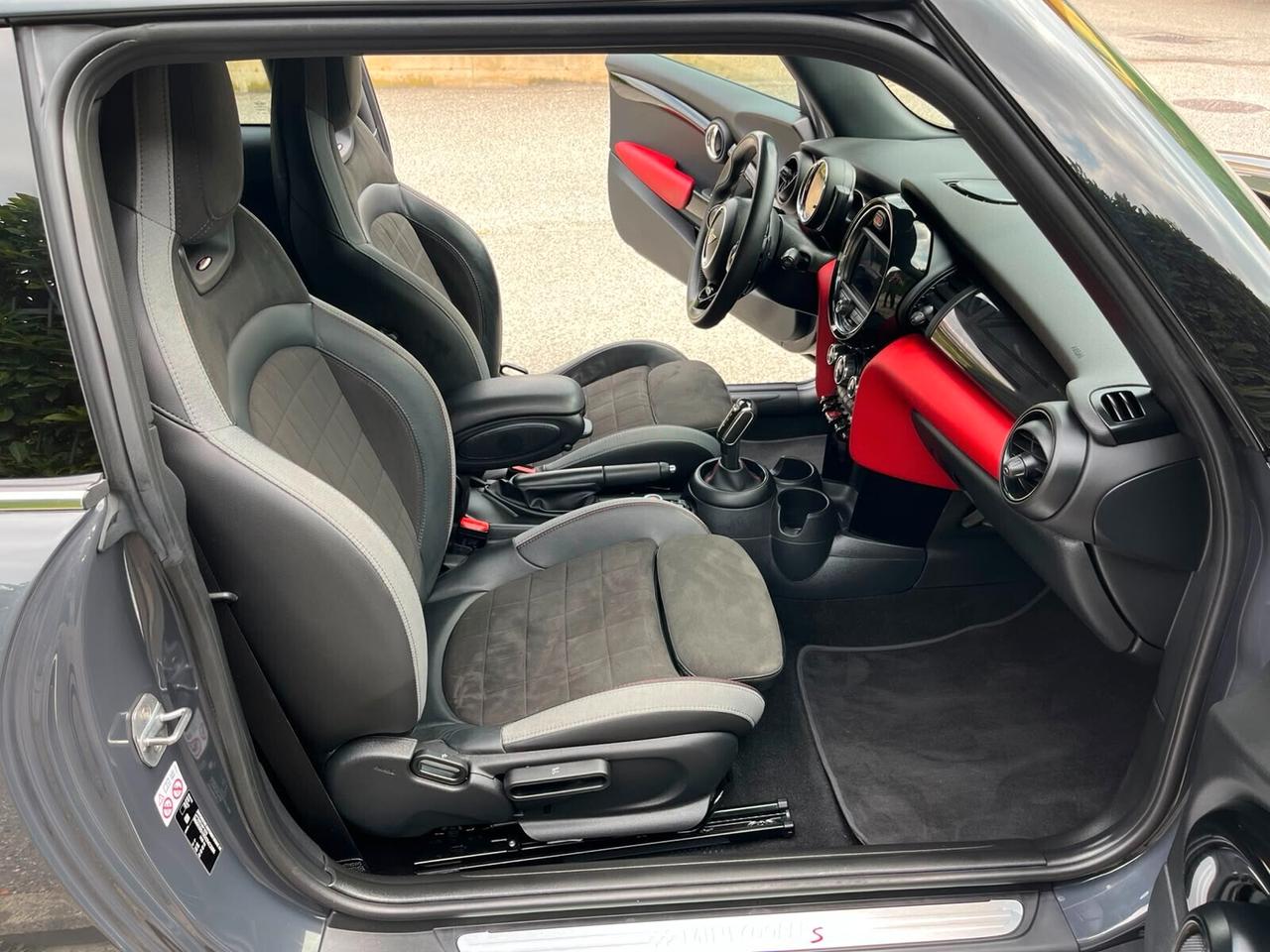 Mini 2.0 Cooper S 192CV Da VETRINA
