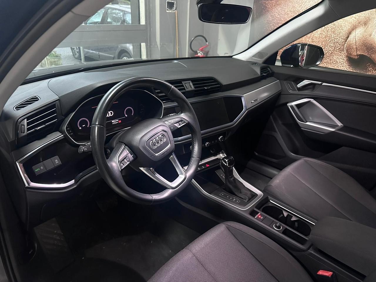 Audi Q3 35 TDI S tronic Business