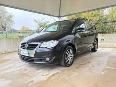 VOLKSWAGEN Touran 1.6 BENZINA FARI FENDI CERCHI IN LEGA OK NEOP