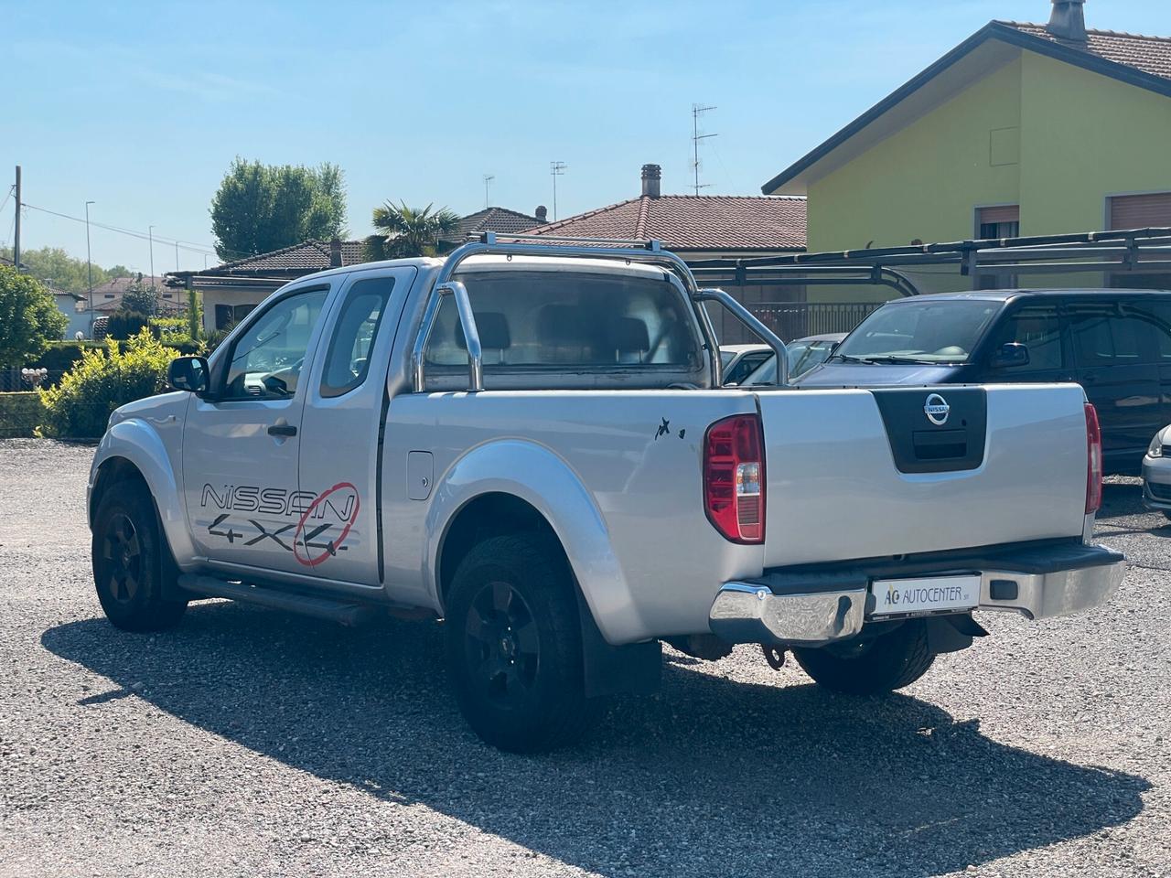 Nissan Navara 2.5 dCi 2 porte King Cab SE