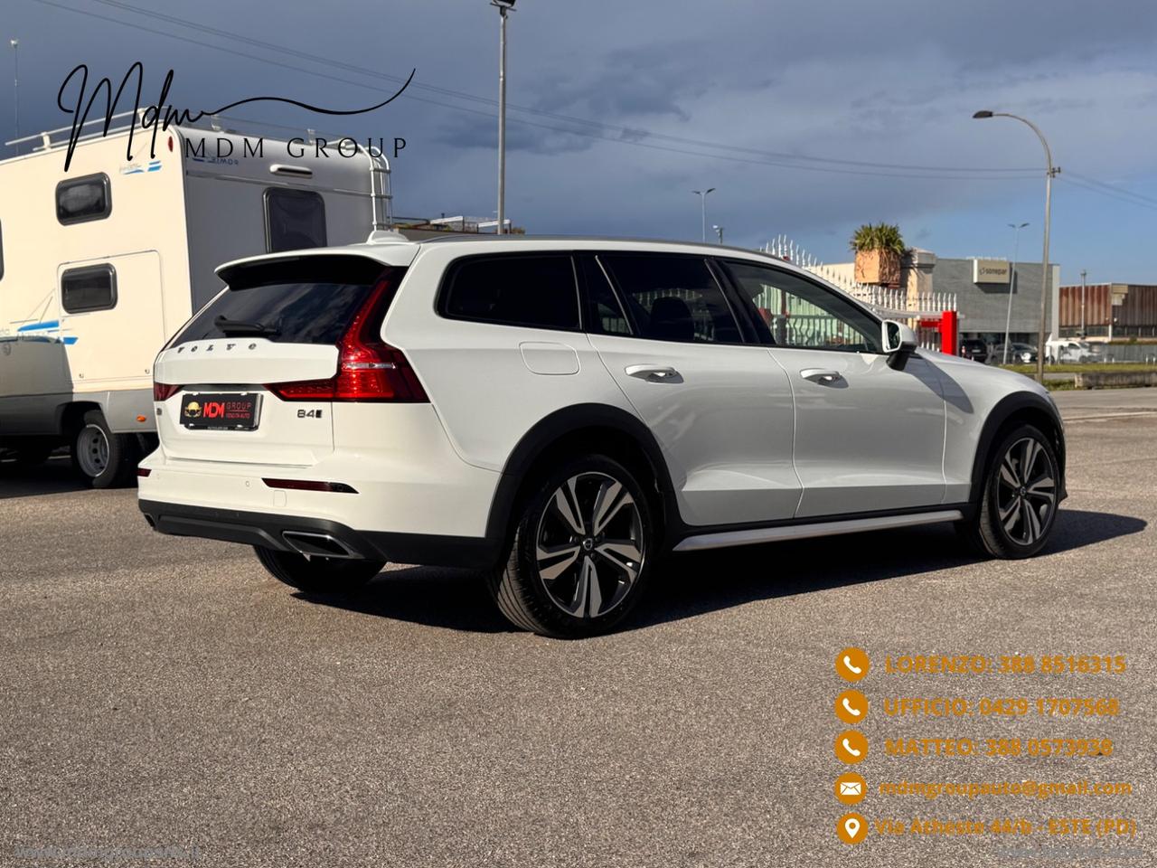 VOLVO V60 Cross Country B4