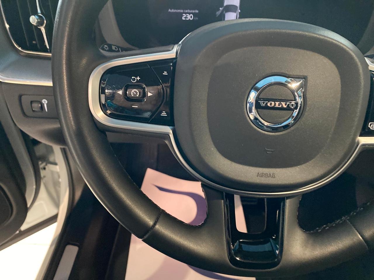 Volvo XC 60 XC60 B4 (d) AWD automatico Plus Dark