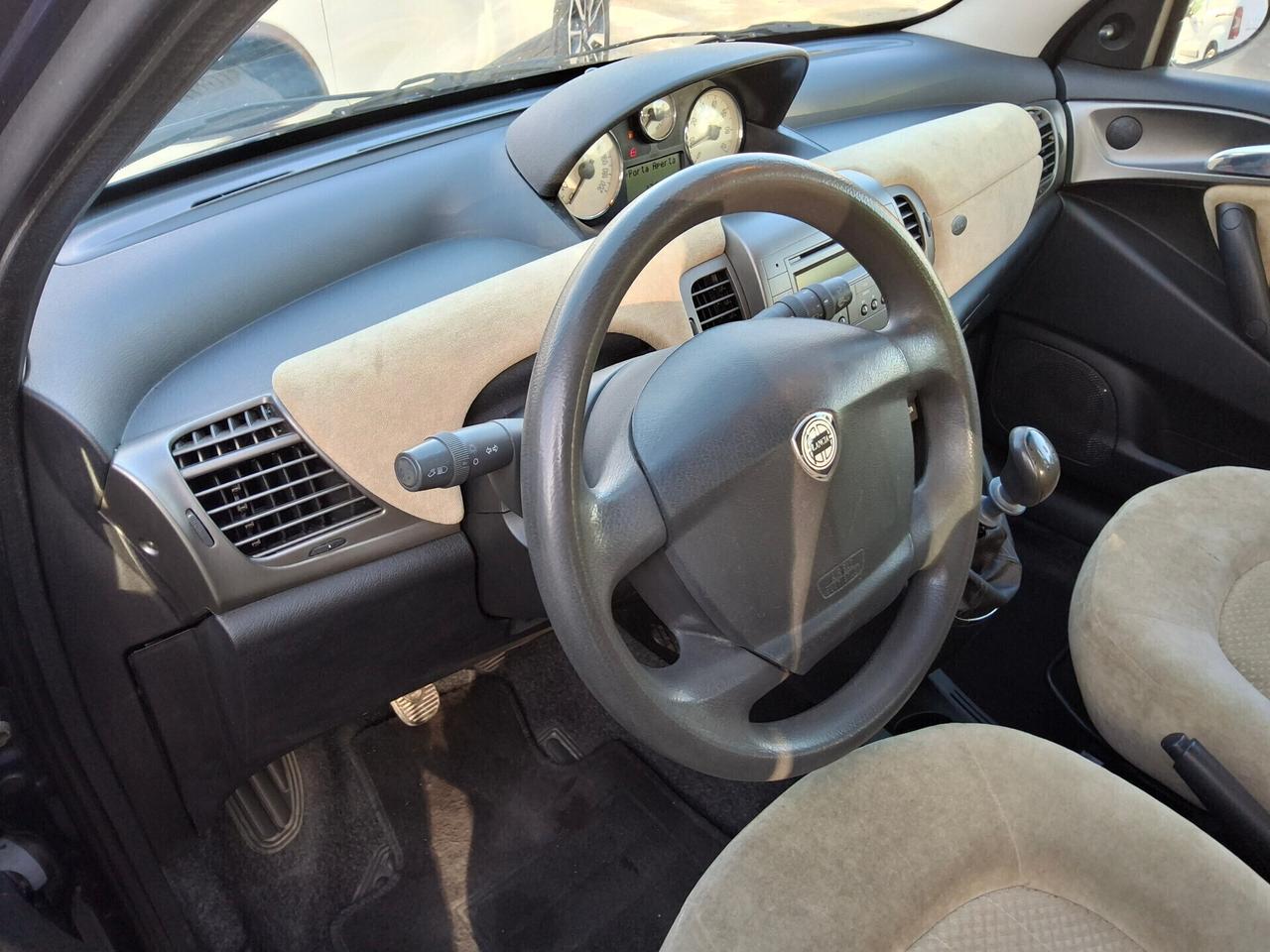 Lancia Ypsilon 1.2 Argento ((TUTTO INCLUSO))