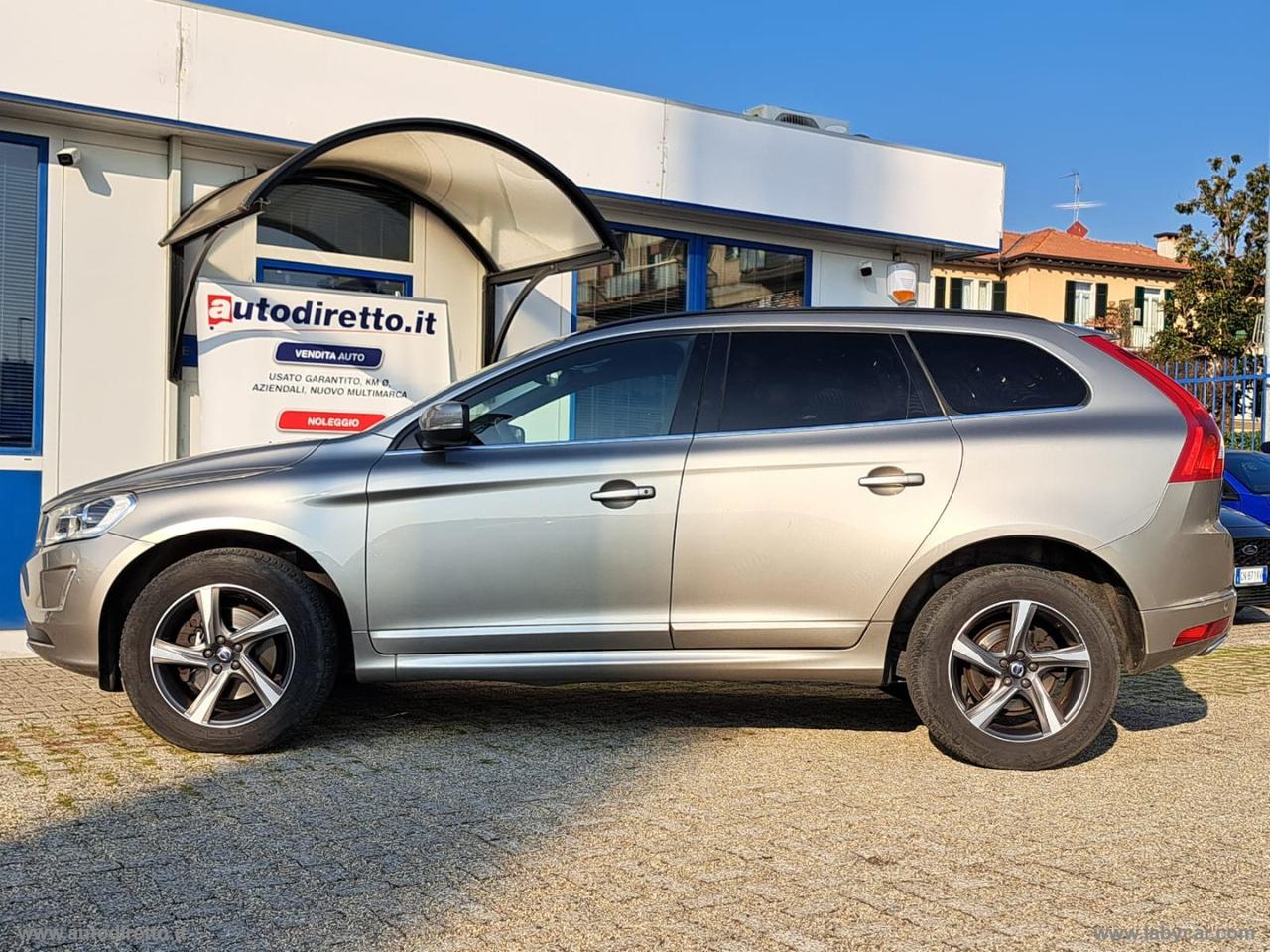 VOLVO XC60 D4 Geartronic R-design Momentum