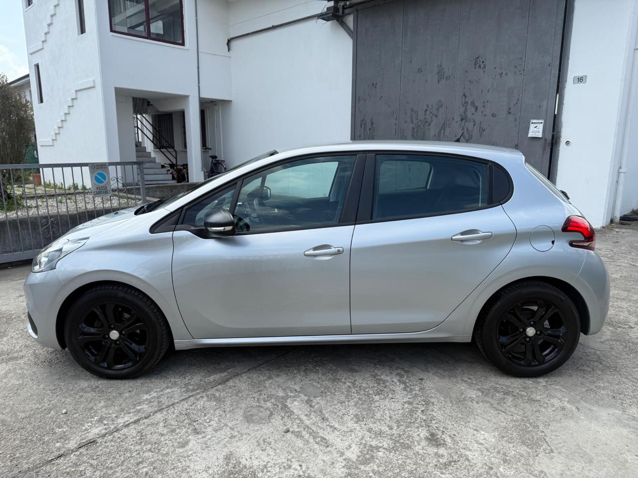 Peugeot 208 1.4 HDi 68 CV Led unico prop. 2015