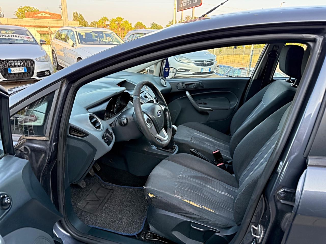 Ford Fiesta 1.4 5 porte Bz.- GPL Titanium Garanzia 12 Mesi