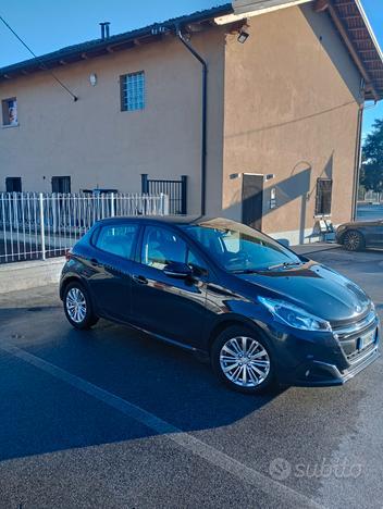 Peugeot 208 PureTech 82 5 porte Allure