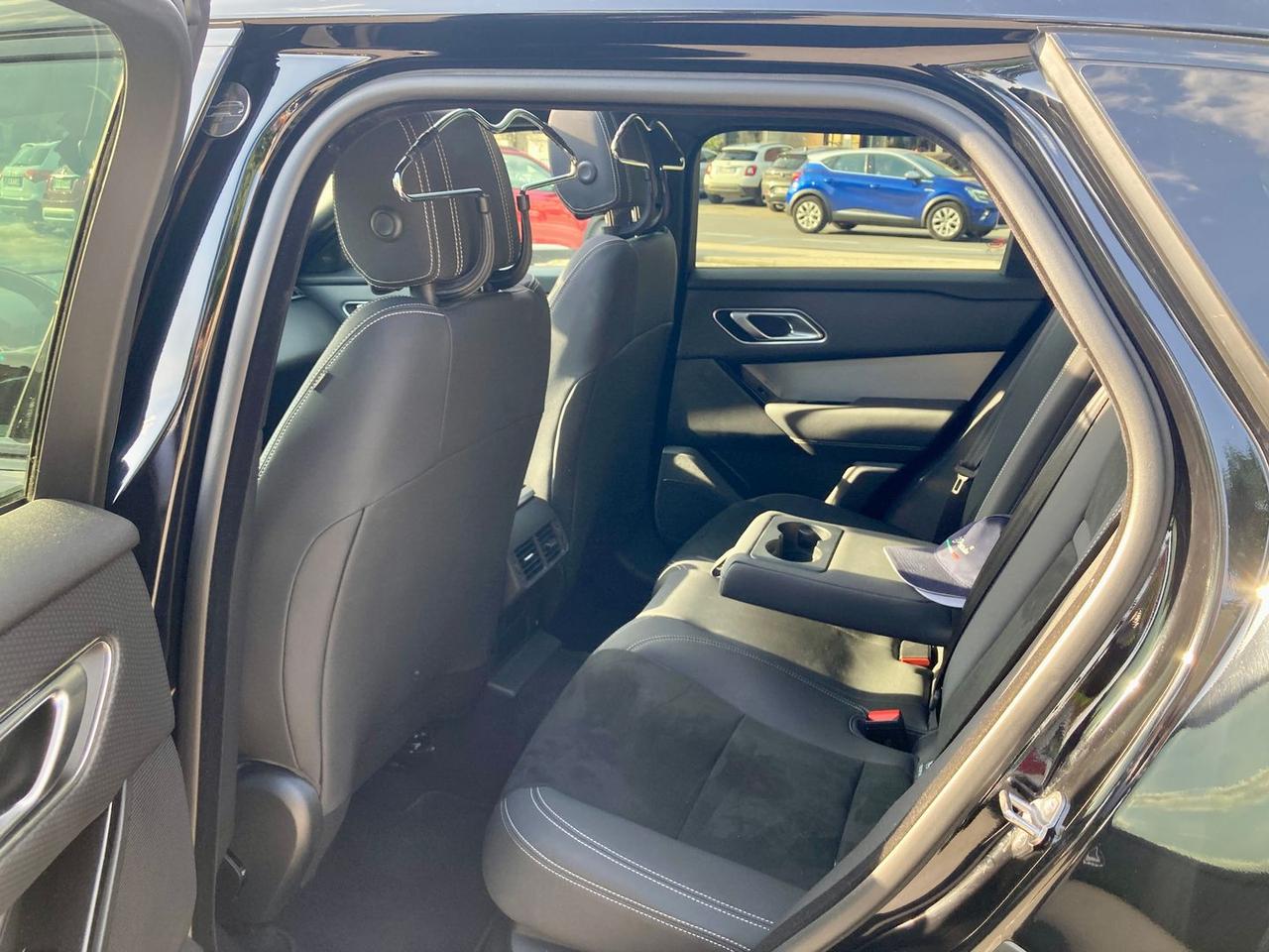 Land Rover Range Rover Velar D 240 R-Dynamic SE