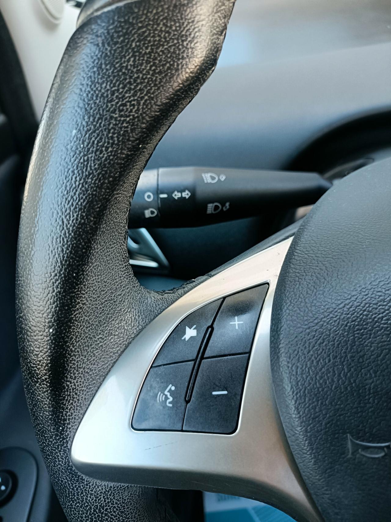 Lancia Ypsilon 1.3 MJT 16V 95 CV 5 porte S&S Silver