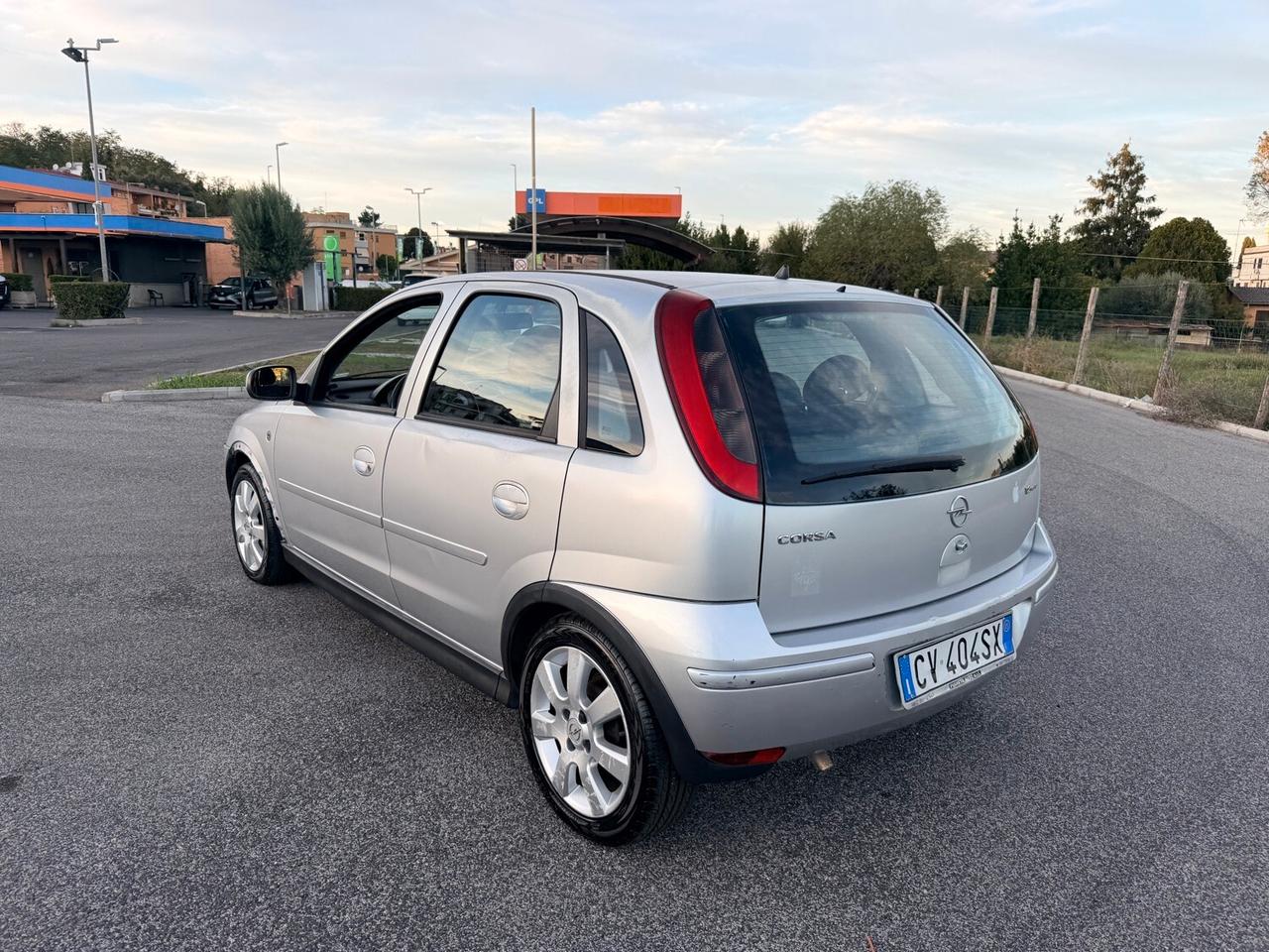 Opel Corsa 1.2 Twinport 80cv 5 porte