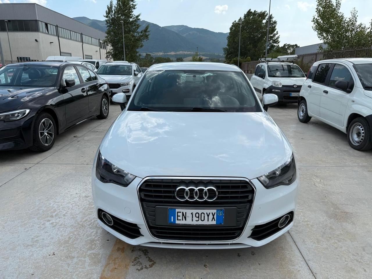 Audi A1 1.6 TDI 90CV -3 PORTE- AMBITION