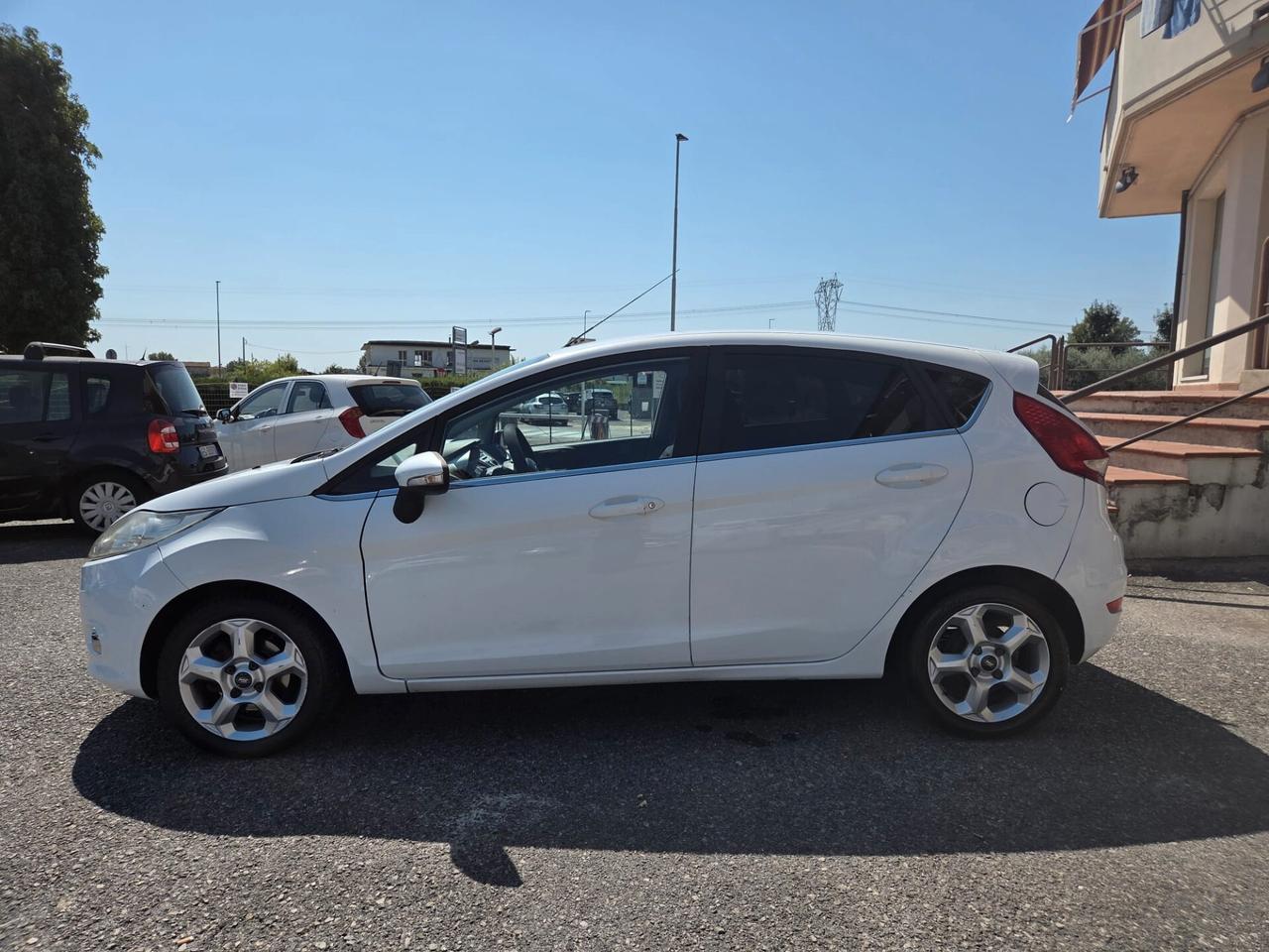 Ford Fiesta 1.4 5 porte Bz.- GPL Titanium