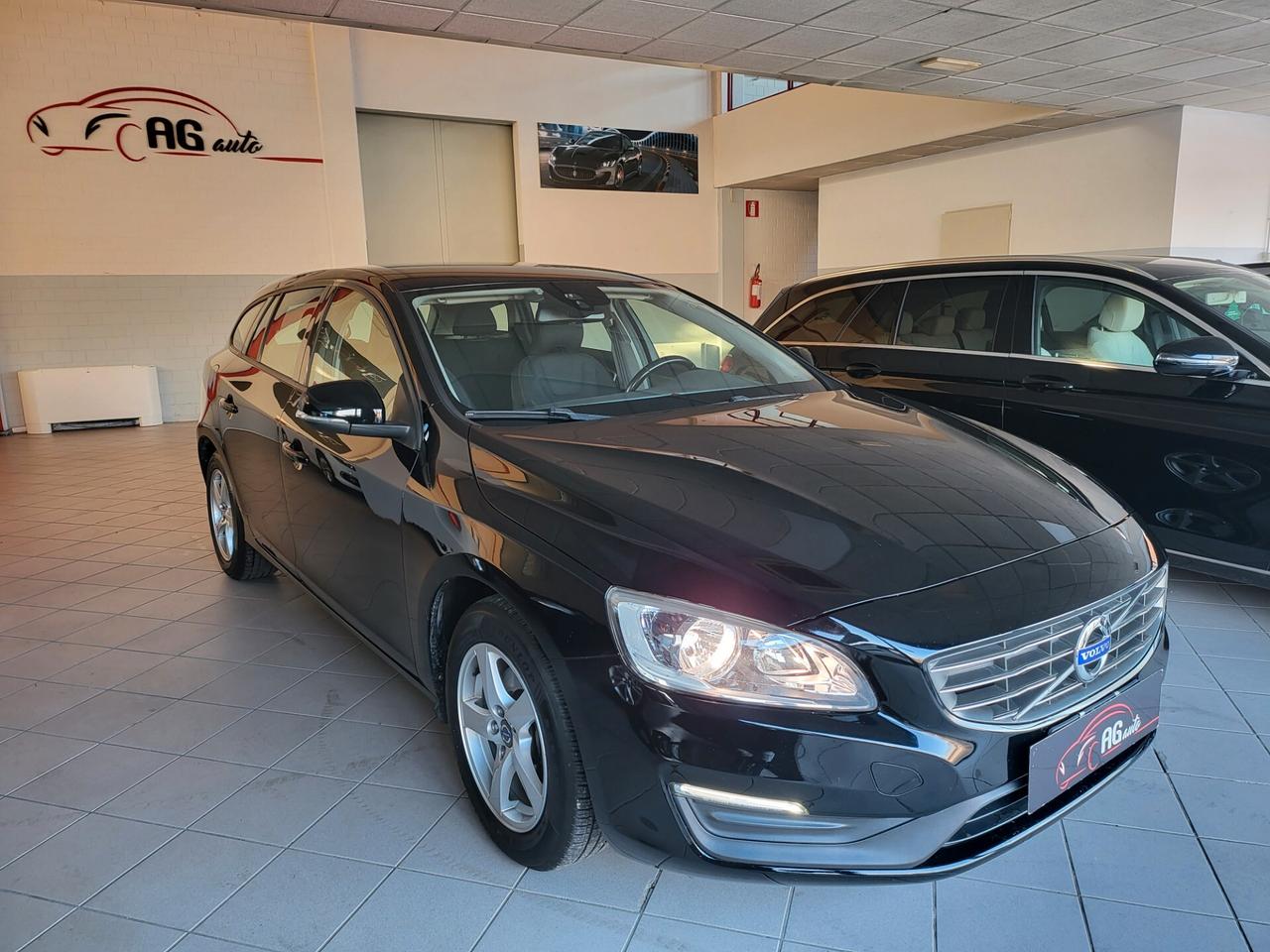 Volvo V60 D2 1.6 Powershift Kinetic