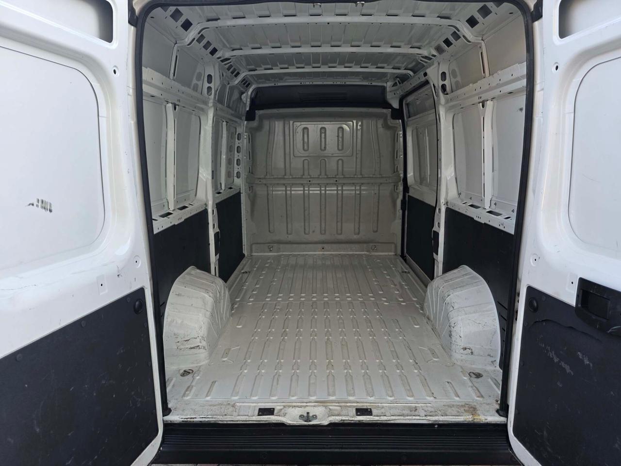 Peugeot Boxer 2.2 120cv BlueHdi SeS 333 L2H2