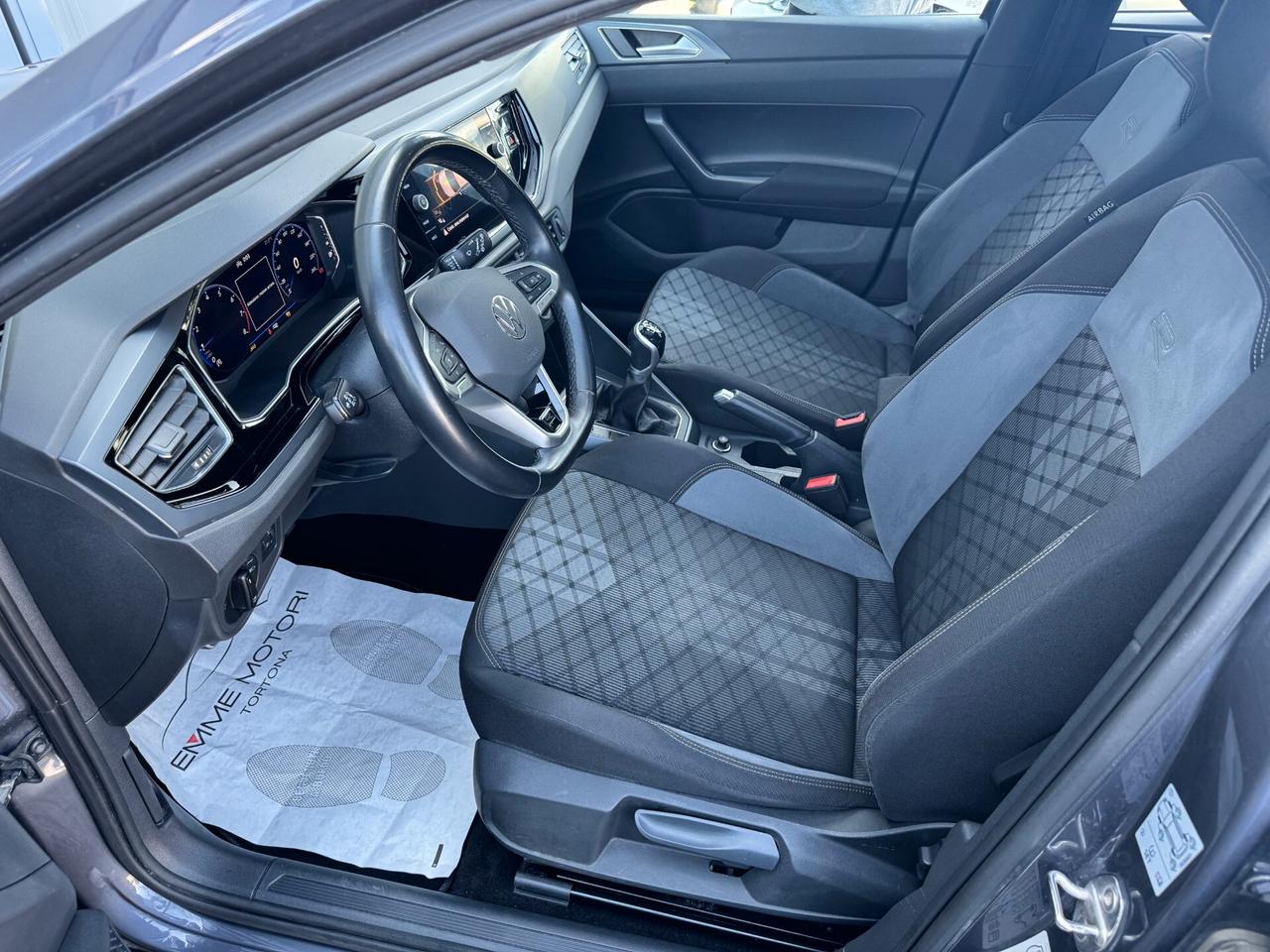 Volkswagen Taigo 1.0 tsi R-Line 110cv / NO VINCOLI