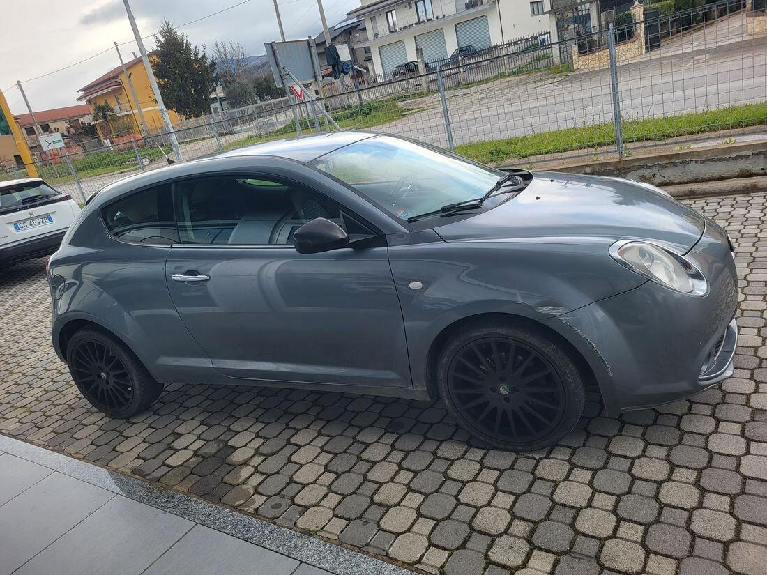 Alfa Romeo MiTo 1.6 JTDm 16V Distinctive Premium Pack