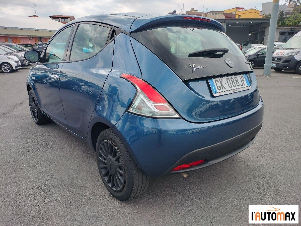 LANCIA - Ypsilon 1.0 firefly hybrid Silver s&s 70cv