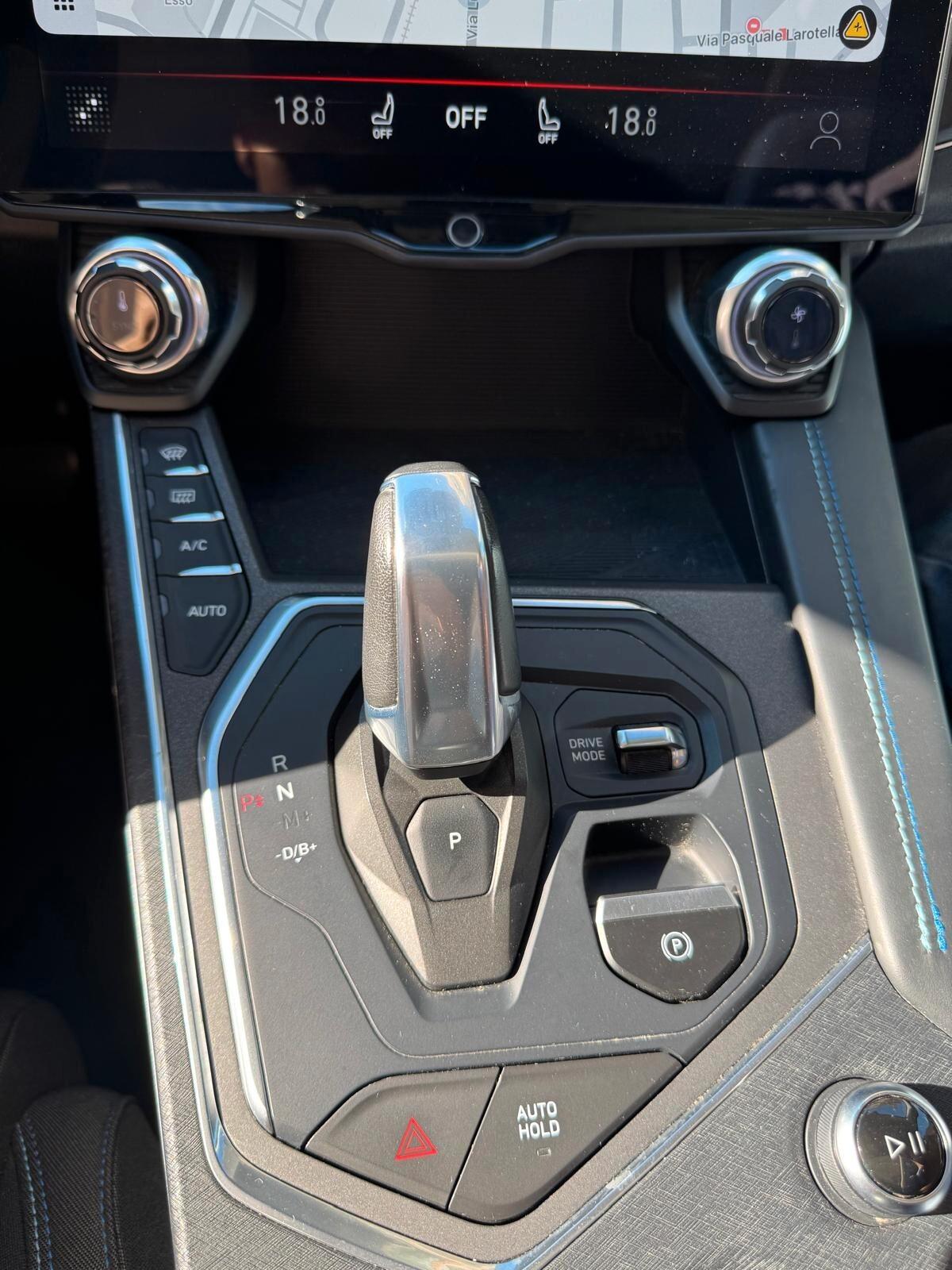 Lynk&co 01 PHEV 261cv More