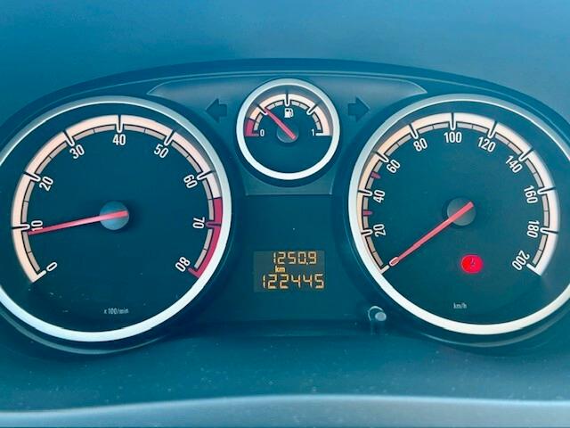 Opel Corsa 1.2 3 porte - 2013