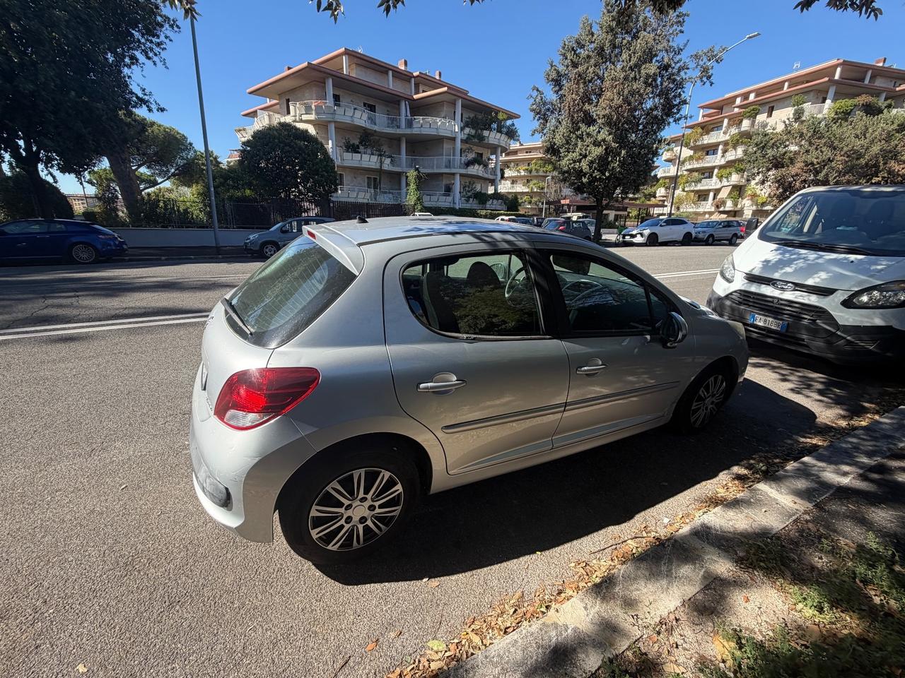 Peugeot 207 gpl 5porte manuale