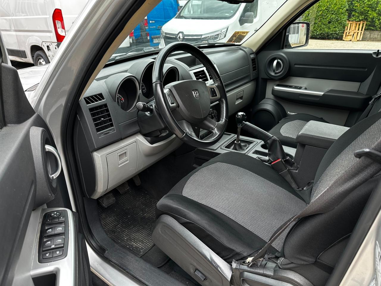 Dodge Nitro 2.8 CRD DPF SXT 4WD