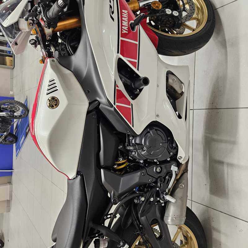 Yamaha YZF R7 World GP 60th Anniversary - 2023