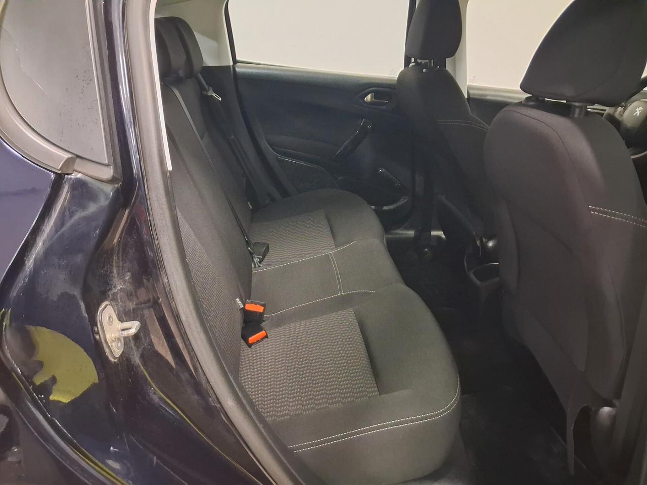 Peugeot 208 unico prop 1.4 hdi 2015