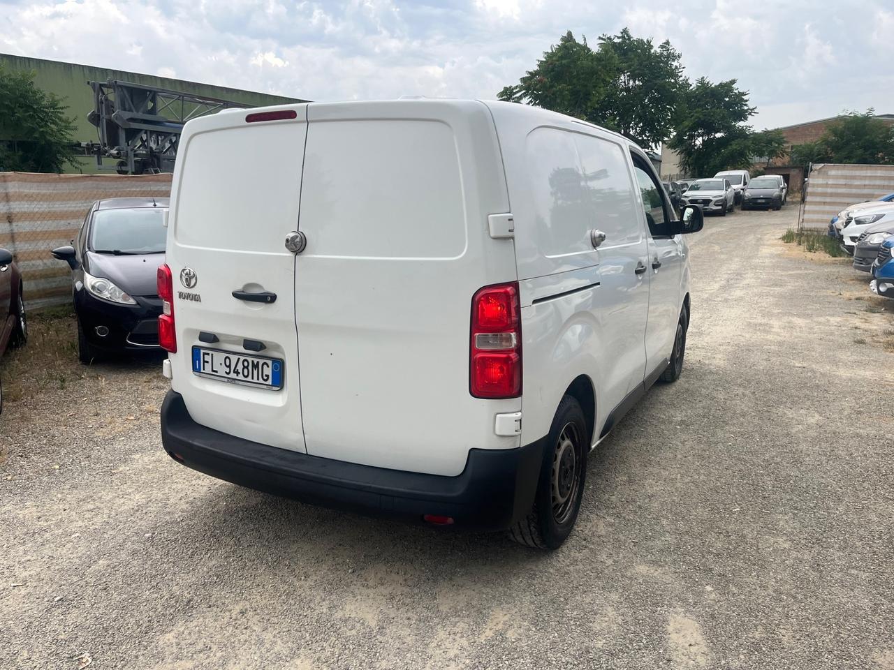 Toyota Proace Proace Verso 1.6D L0 S Comfort