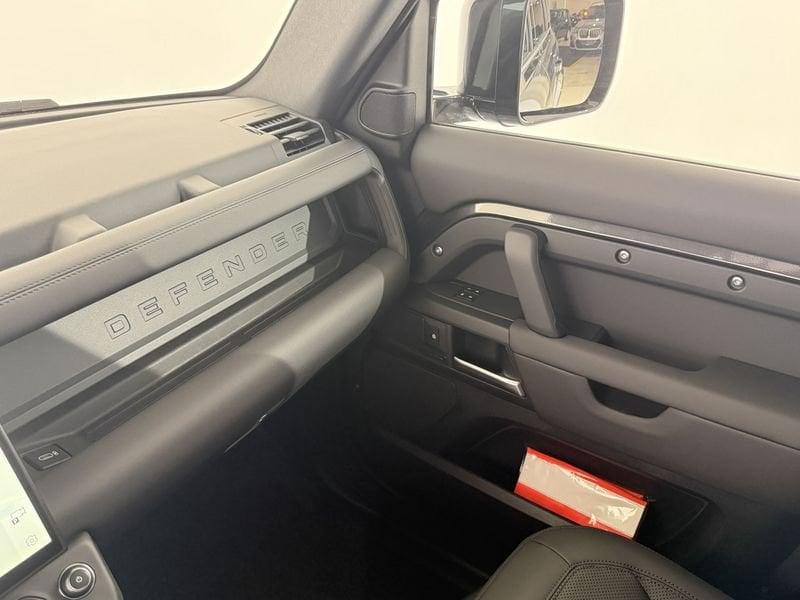 Land Rover Defender D250 AWD Auto 110 X-Dynamic SE