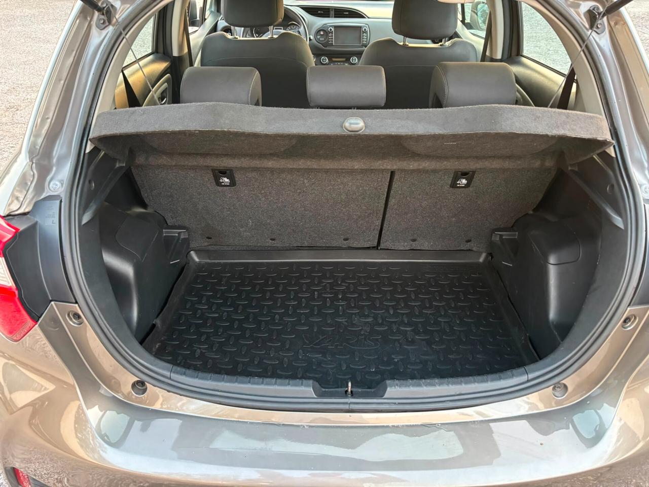 Toyota Yaris 1.5 Hybrid 5 porte Business