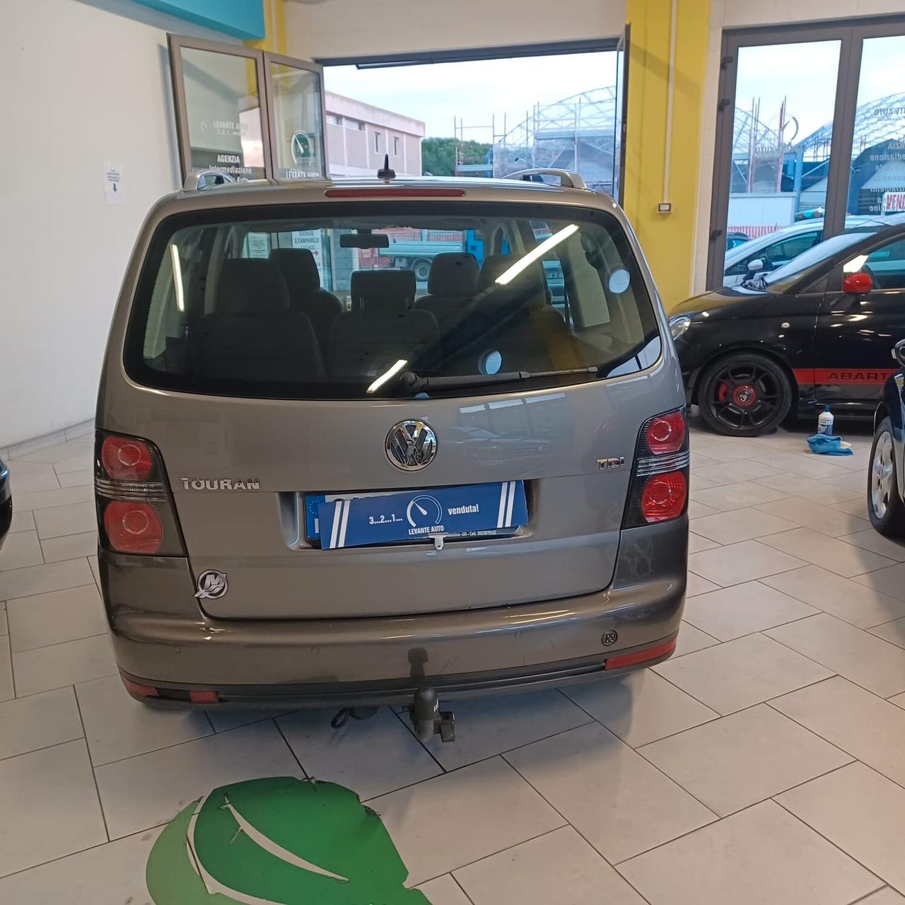 7 POSTI TOURAN 1.9 TDI PERFETTO CON GANCIO DI TRAINO