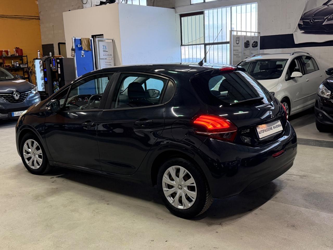Peugeot 208 BlueHDi 75 5 porte Allure