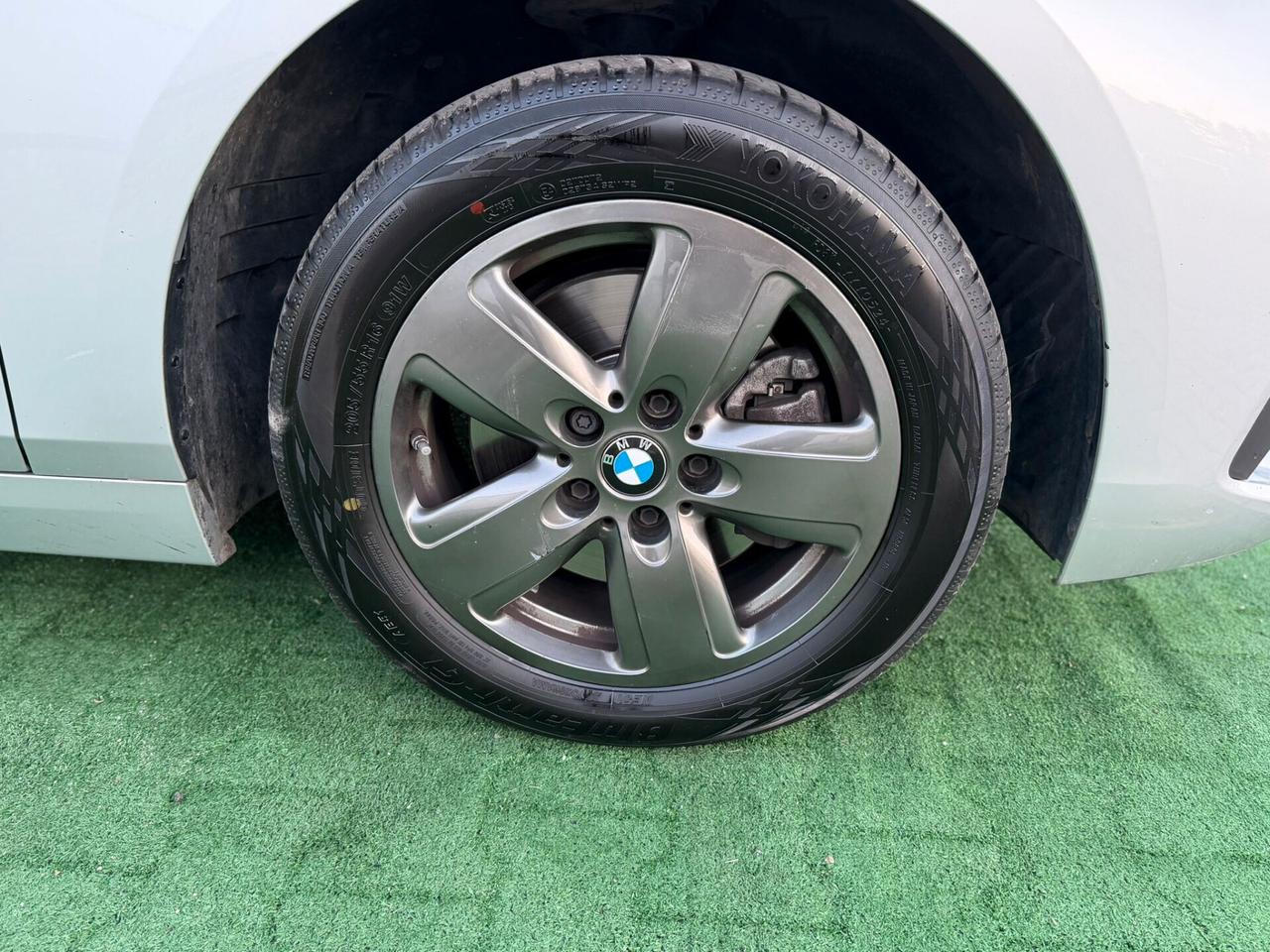 Bmw 116 116d 5p. Advantage