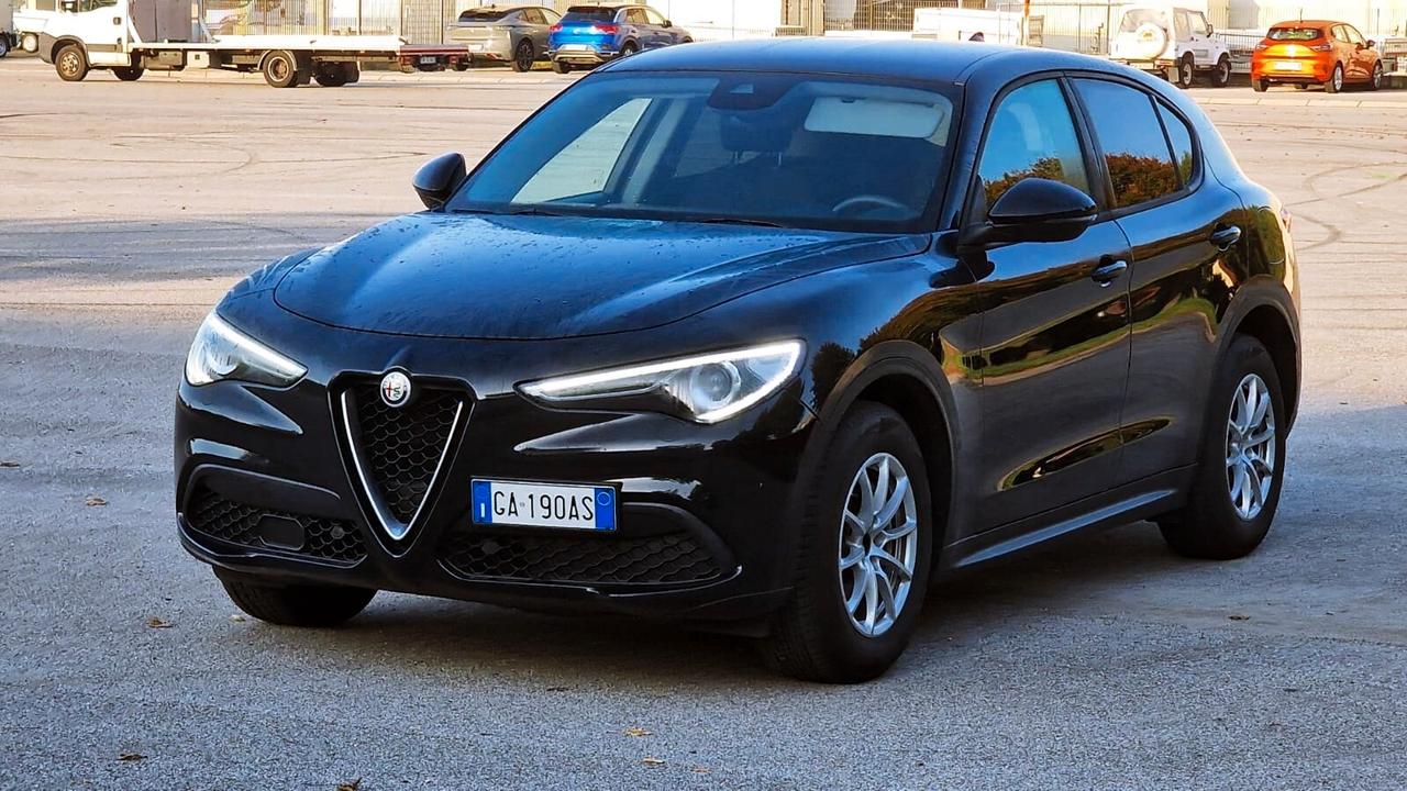 Alfa Romeo Stelvio 2.2 Turbodiesel 160 CV AT8 RWD