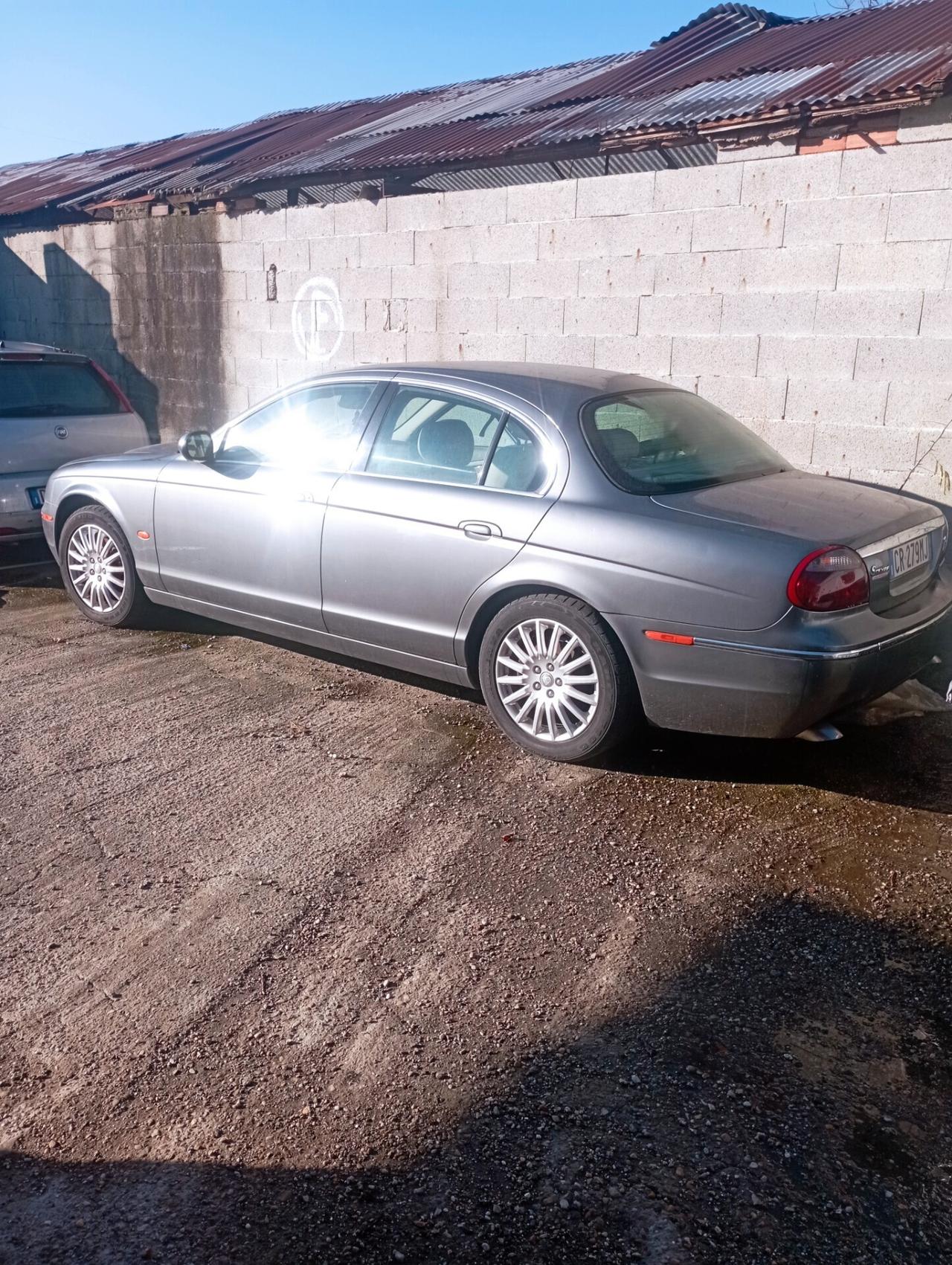 Jaguar S-Type 2.7 diesel V6 Executive