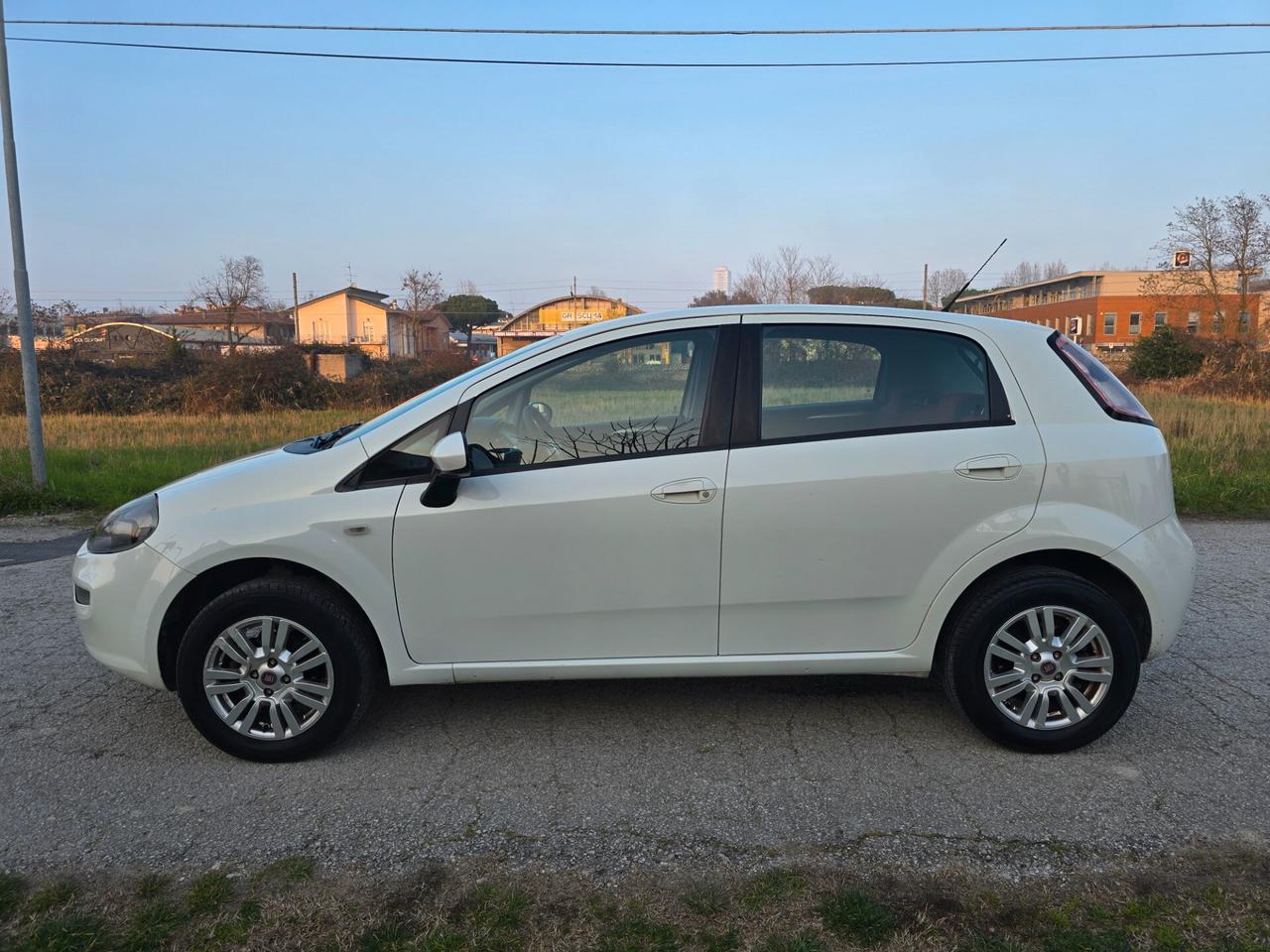 Fiat Punto 1.4 Natural Powver- Con GARANZIA - NEOPATENTATI